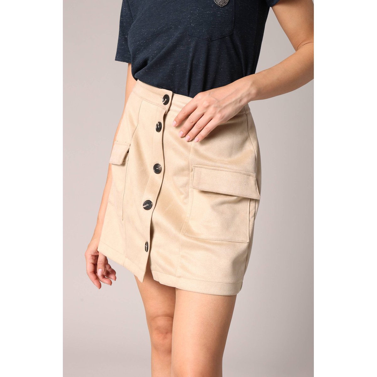 Jupe courte en daim avec poches plaquées VALENTINA beige, DEELUXE