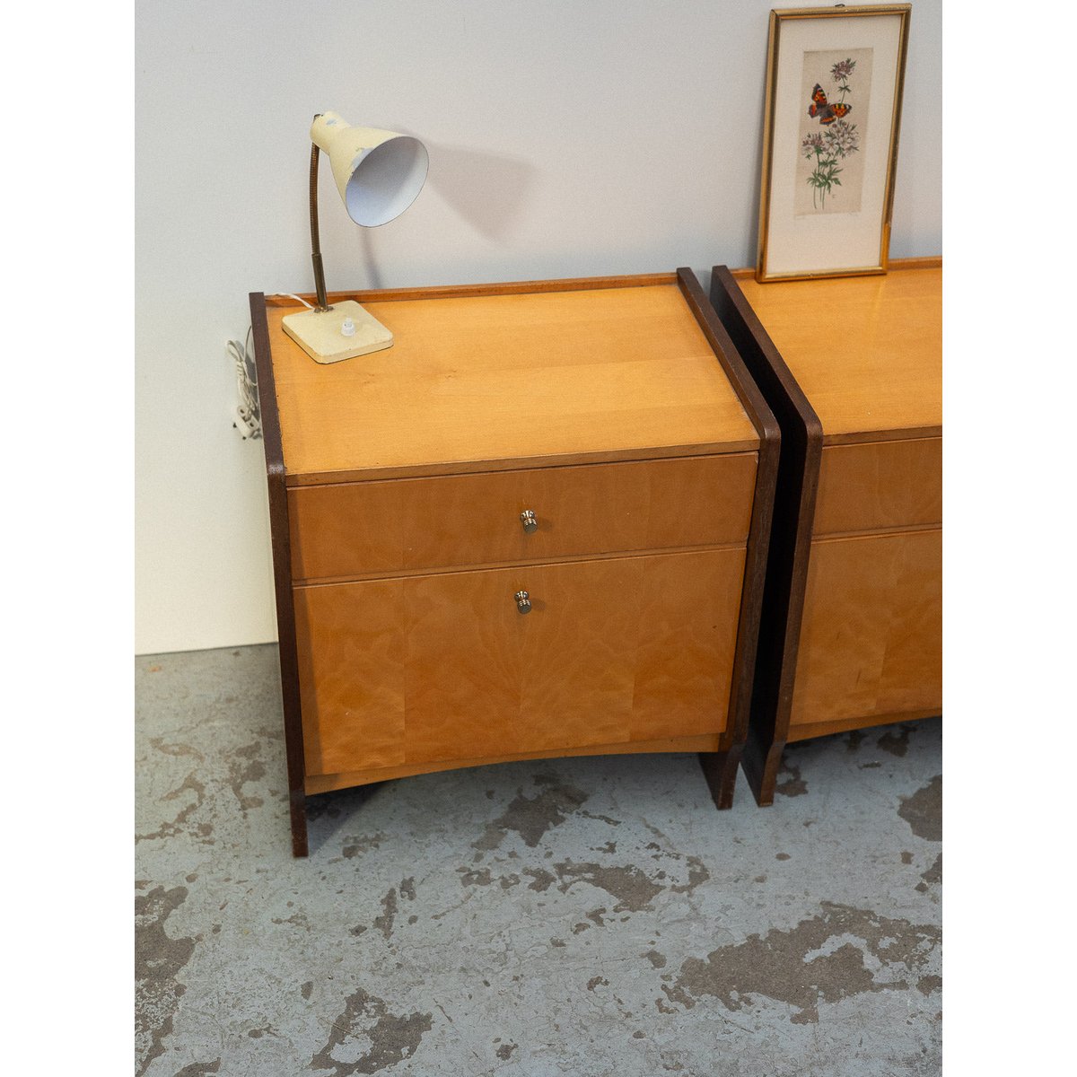Paire de tables de chevet bicolores Maïa N°1555 - Bon état bois clair, DEBONGOUT