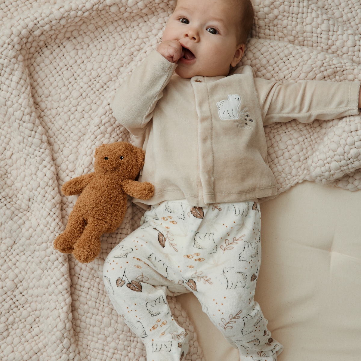 Ensemble gilet et pantalon bébé en velours Câlins ecru, PETIT BEGUIN