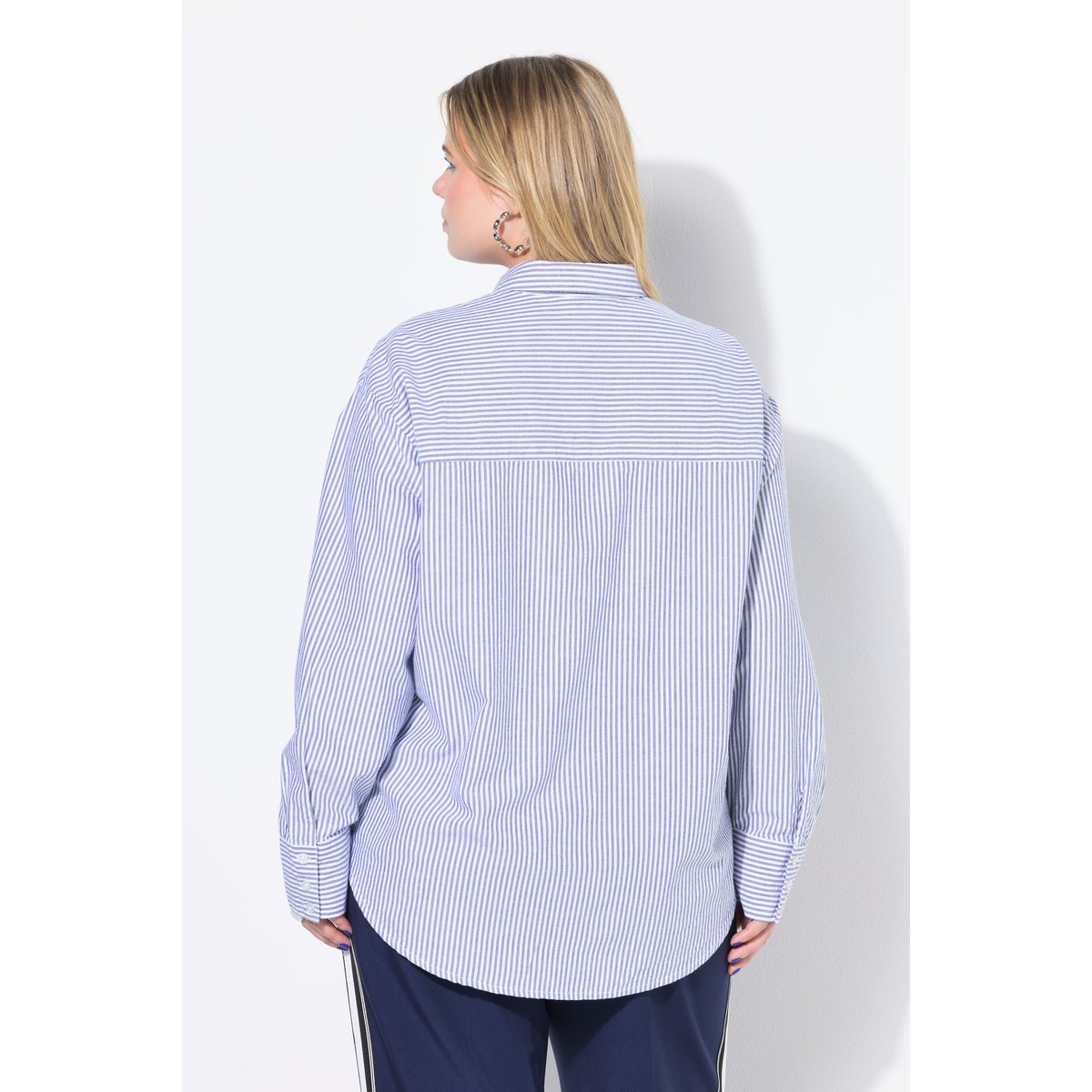 Chemisier oversize à rayures, broderie marine, STUDIO UNTOLD