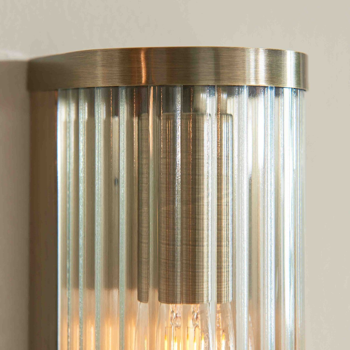 Risto 2-Light Ribbed Glass Wall Light brass, ÉDITÉ