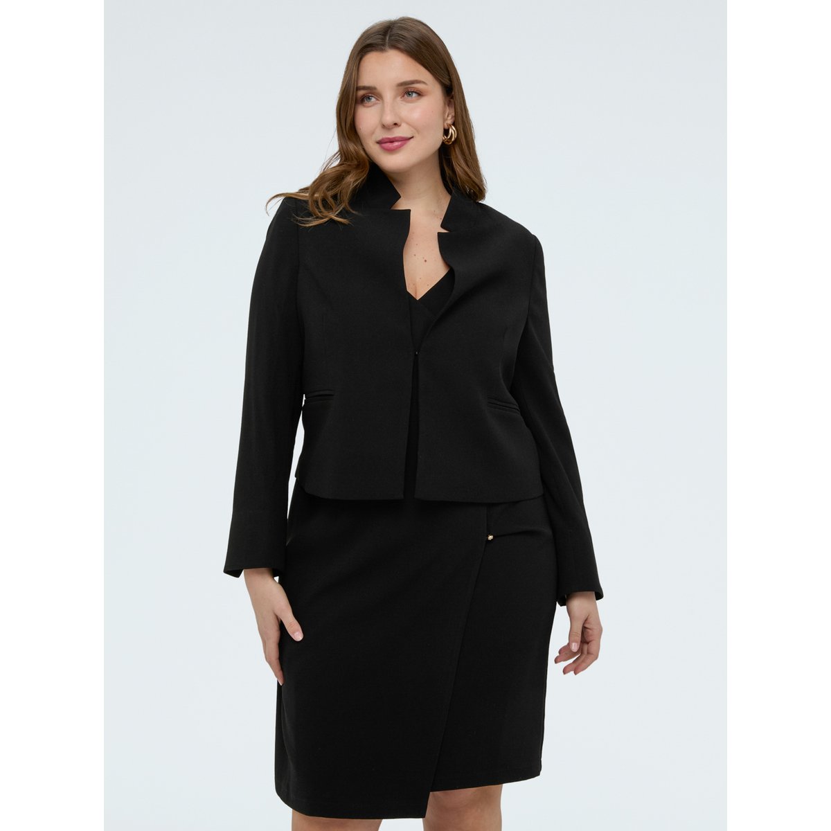 Blazer court noir, FIORELLA RUBINO