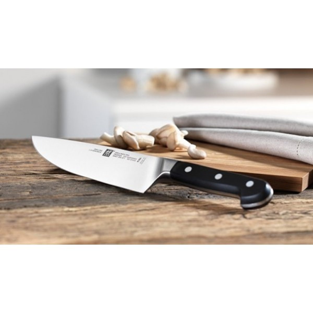 Couteau Modèle De Cuisine Série Zwilling Pro Lame 20cm noir, ZWILLING