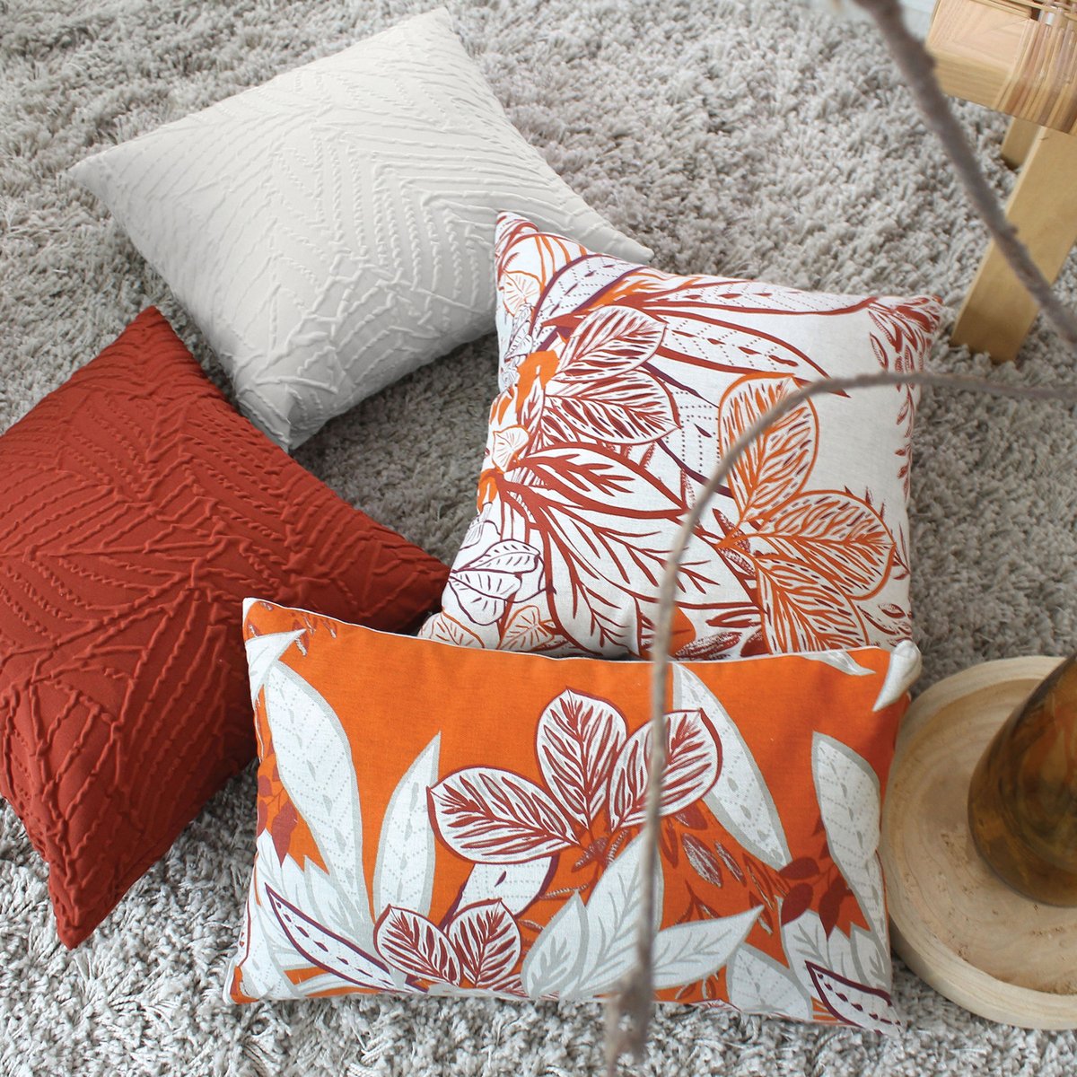 Coussin carré feuillage aspect gaufré ecru, HOME MAISON