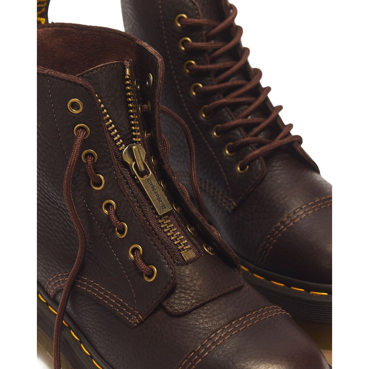 Boots plateformes Sinclair en cuir Ambassador marron foncé, DR. MARTENS