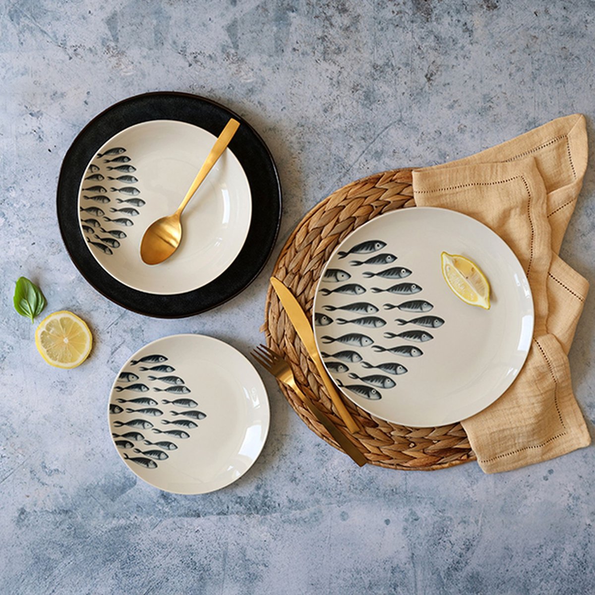 Lot de 6 assiettes plates en porcelaine 26,5cm, PESCARE blanc-bleu, NOVASTYL