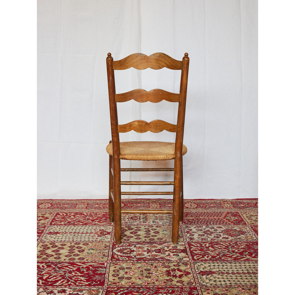 Lot de 4 chaises en paille Claude N°1433 - Bon état bois foncé, DEBONGOUT