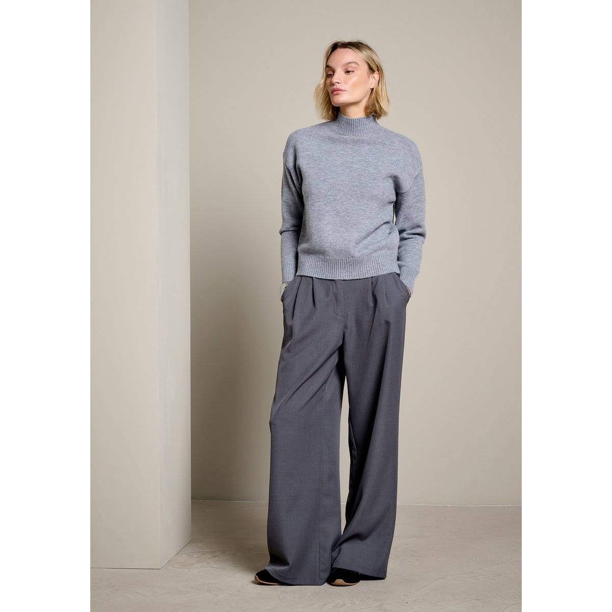 Pull col montant en maille gris, LOLALIZA