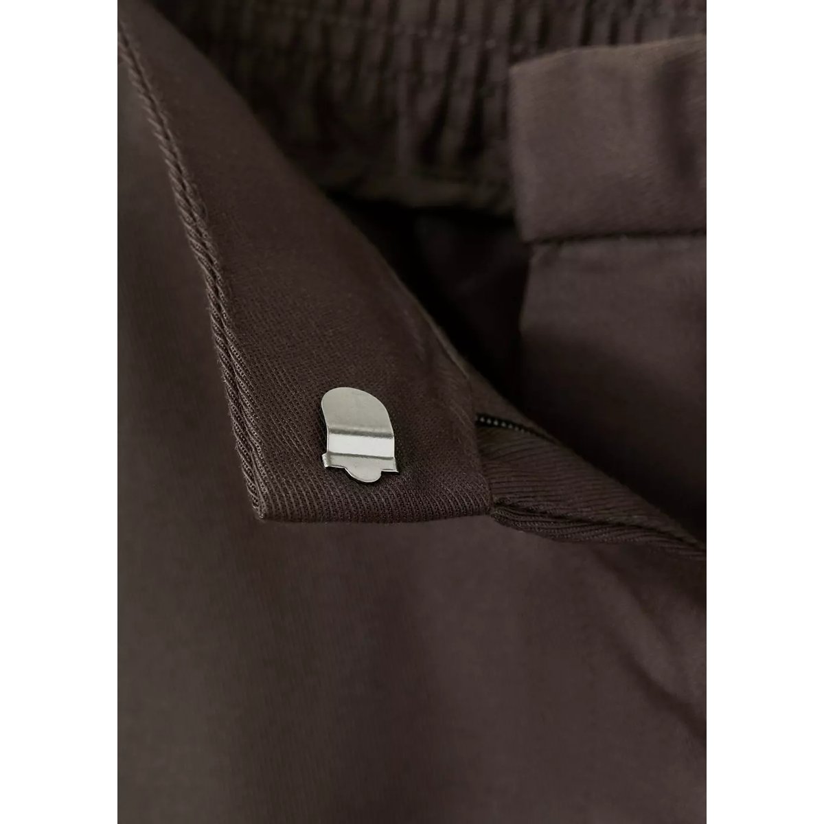 Pantalon lyocell taille haute chocolat, MANGO