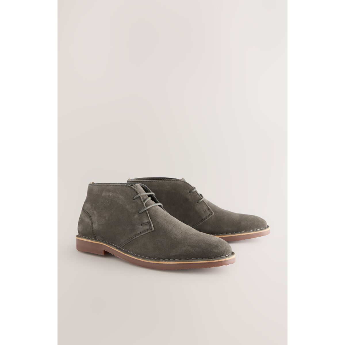 Bottes chukka en daim gris clair, NEXT