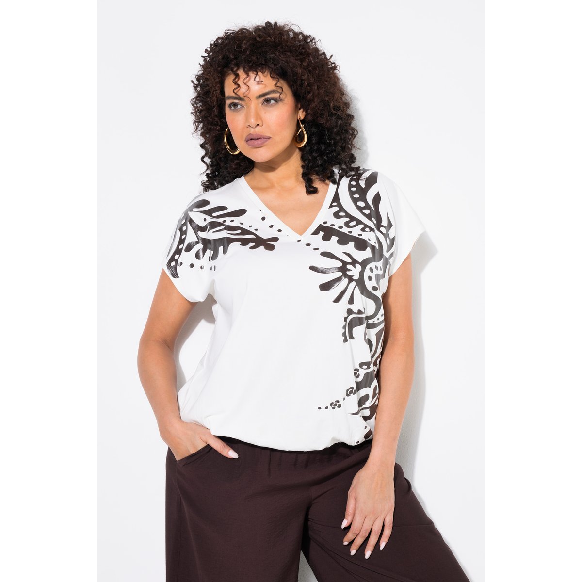 T-shirt oversize. Motif cachemire. Col V blanc cassé, ULLA POPKEN