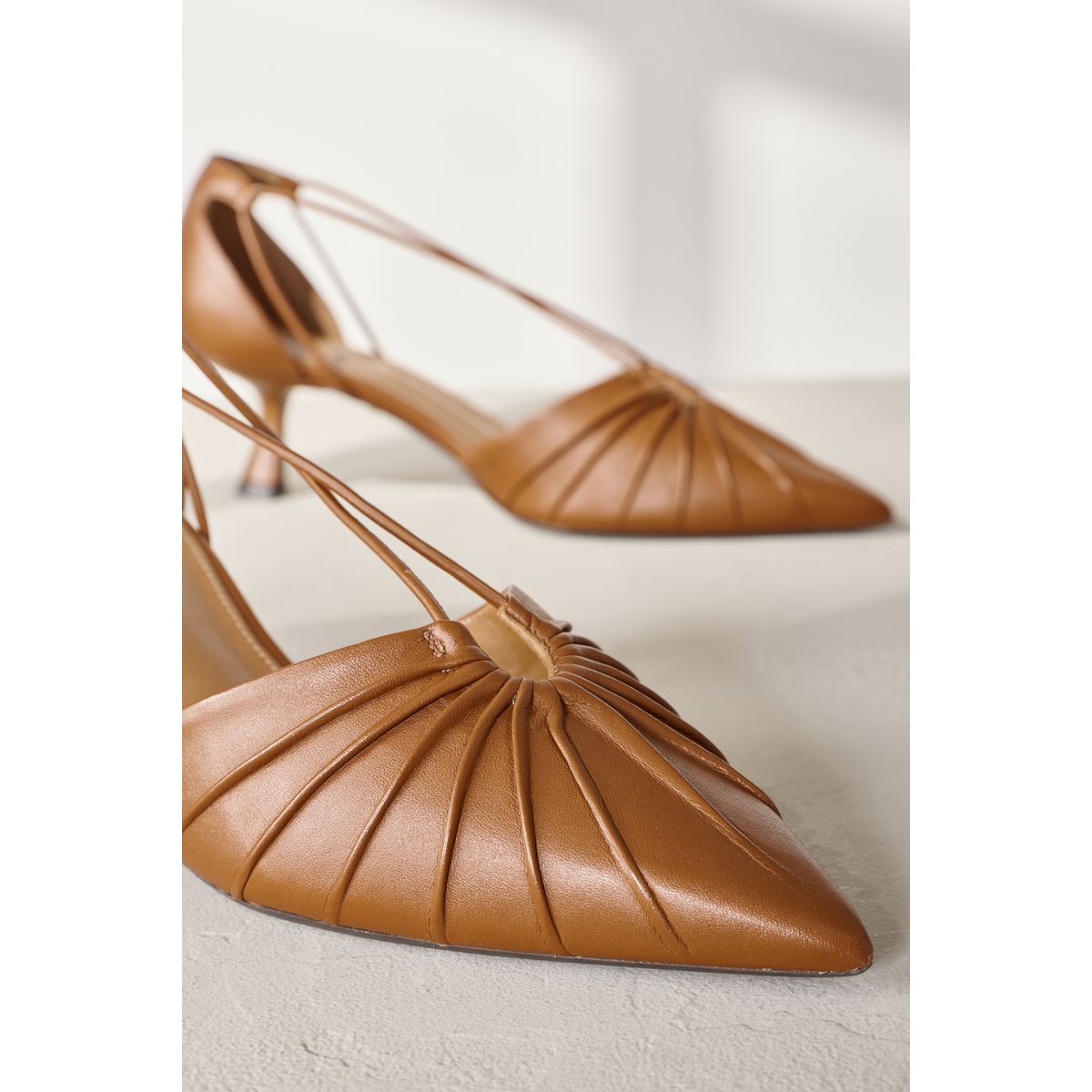 Chaussures pointues à talons kitten marron fauve, NEXT