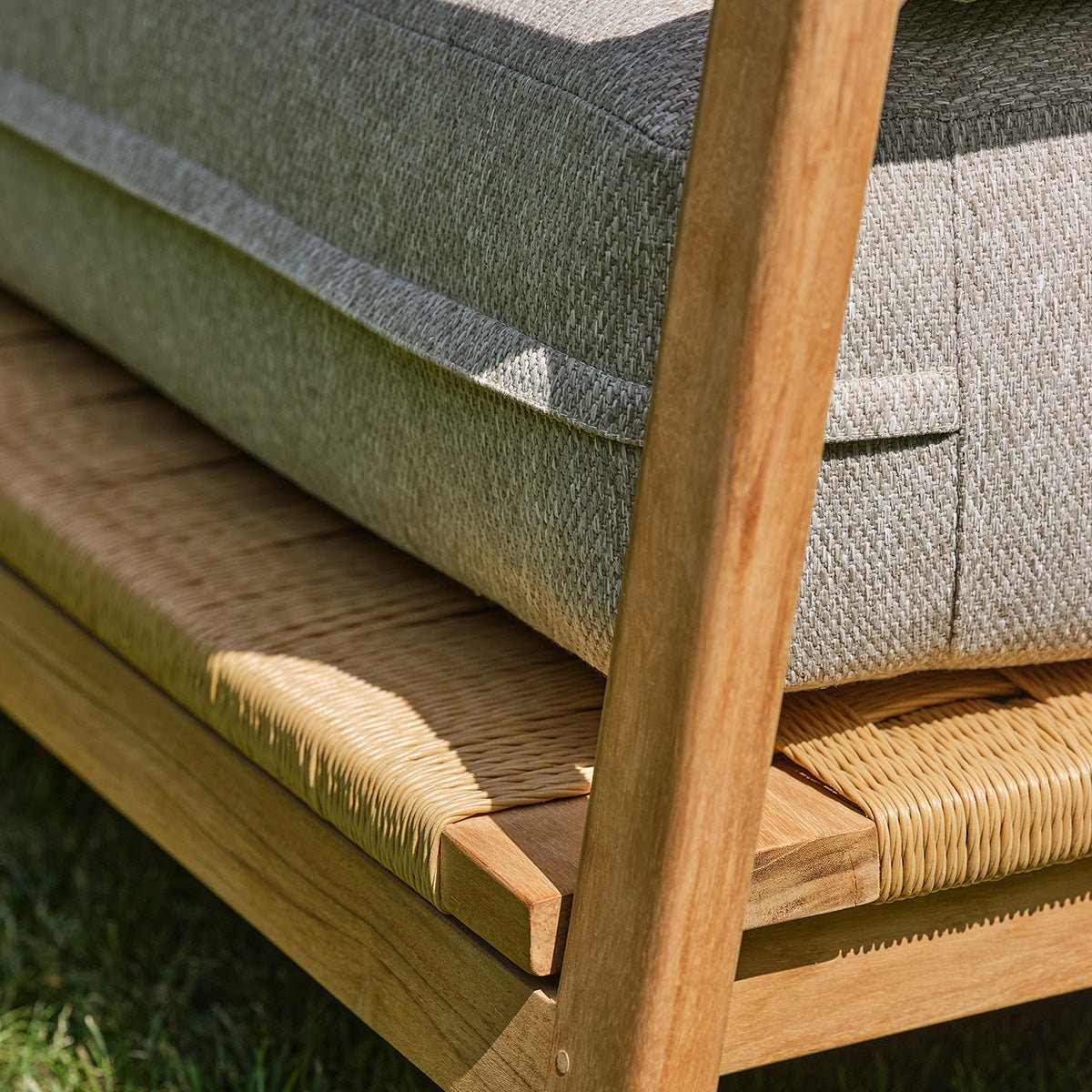 Salon de jardin bas en teck avec coussins gris chiné 4 personnes PIANA gris_chine, BERAH GETAH