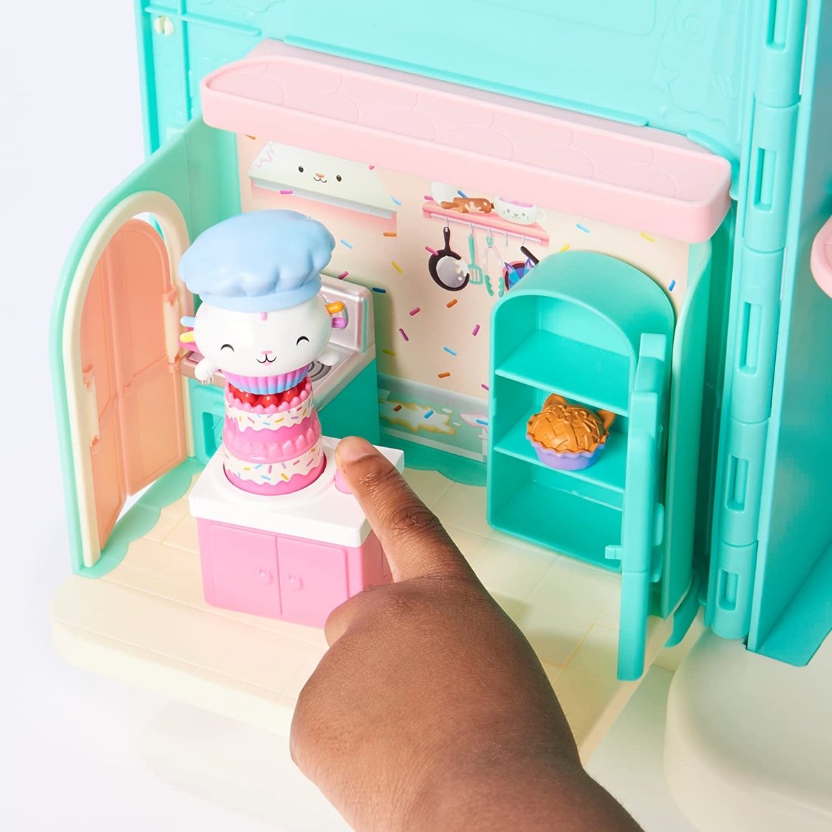 La maison de poupée de Gabby's Dollhouse - Chambre de luxe - La cuisine de Cakey multicolore, SPIN MASTER