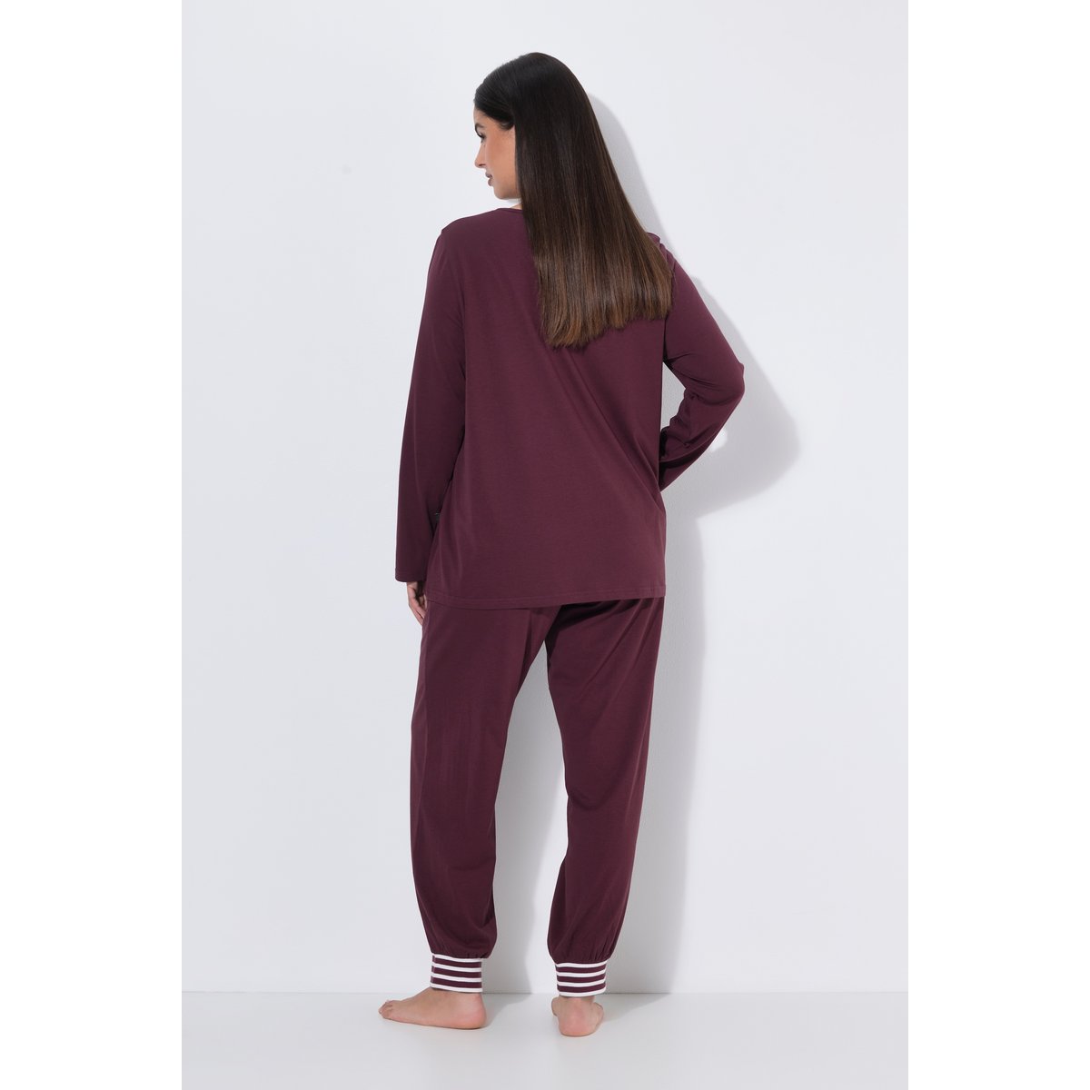 Pyjama avec broderie faon marron foncé, ULLA POPKEN