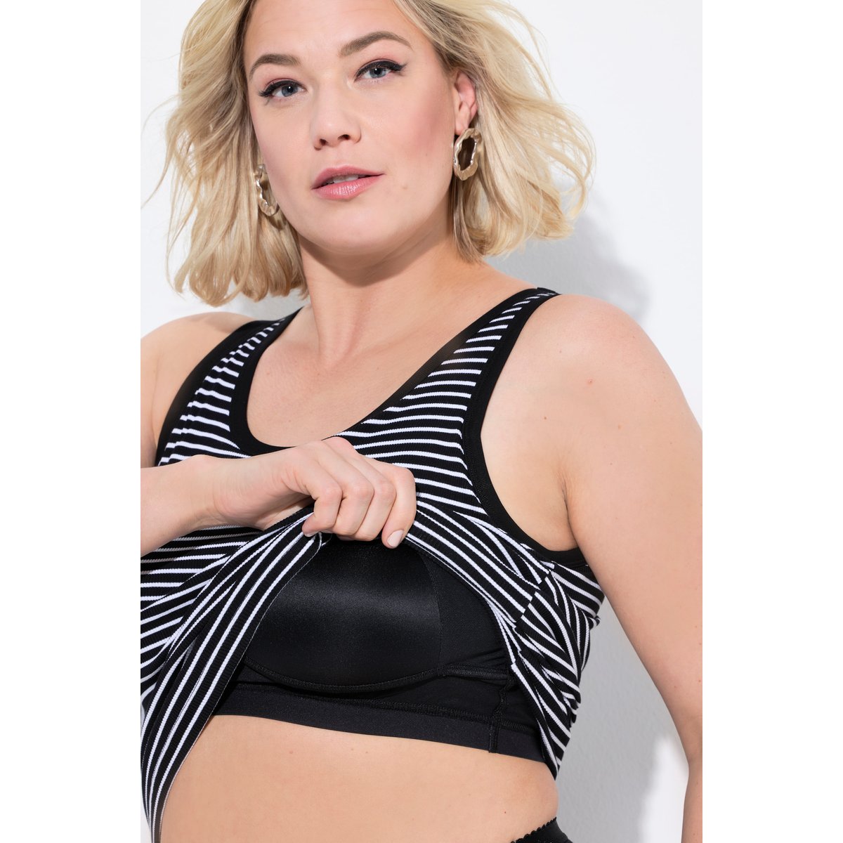 Débardeur à rayures. Soutien-gorge intégré. noir, ULLA POPKEN