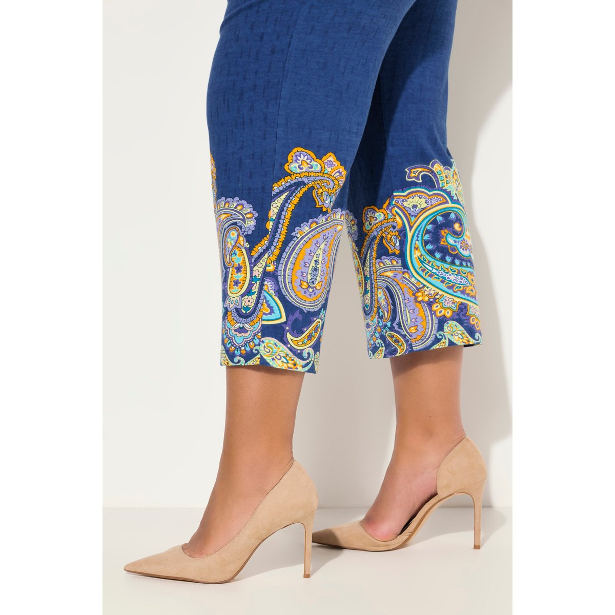 Pantalon en jersey 7/8 à jambe droite. Frise pétrole foncé, ULLA POPKEN
