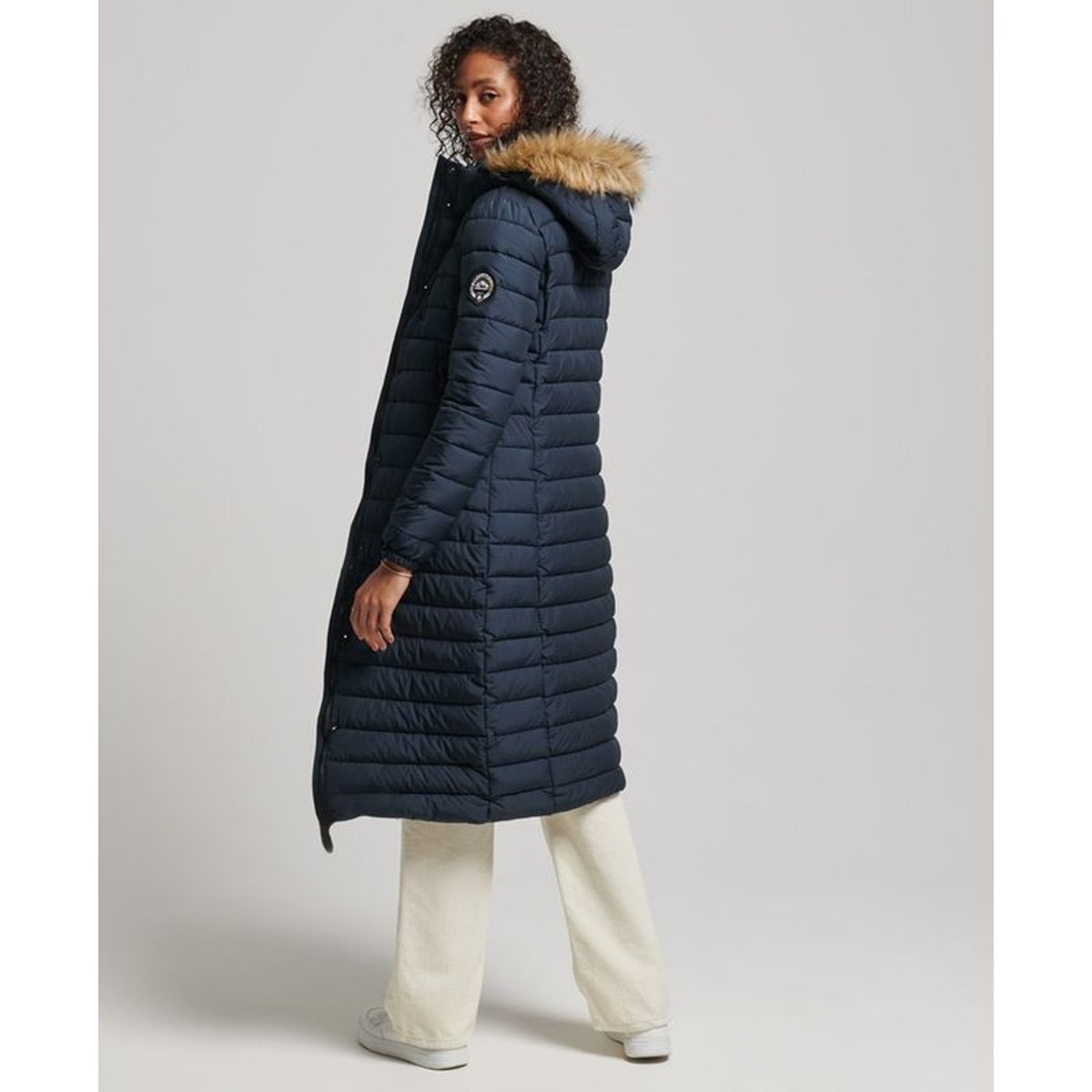 Doudoune longue et légère à capuche avec imitation fourrure bleu marine éclipse, SUPERDRY