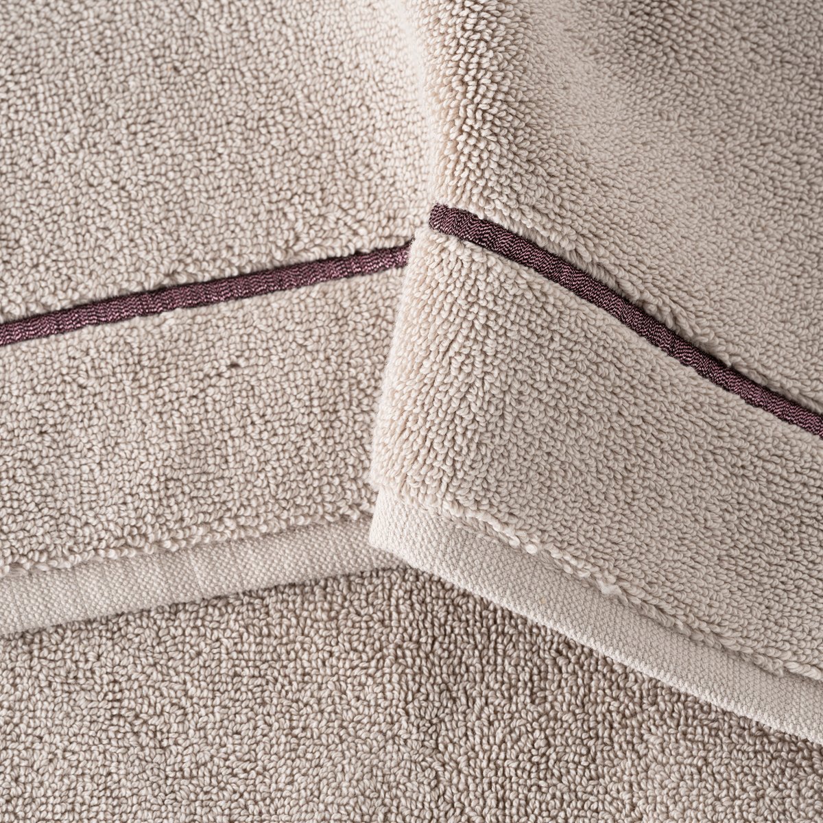 Tapis de bain coton et viscose de bambou AURA taupe, CARRE BLANC