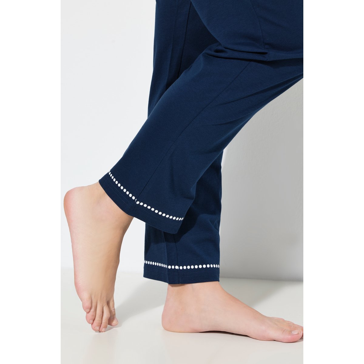 Pyjama à manches courtes et col en V, poches bleu nuit, ULLA POPKEN