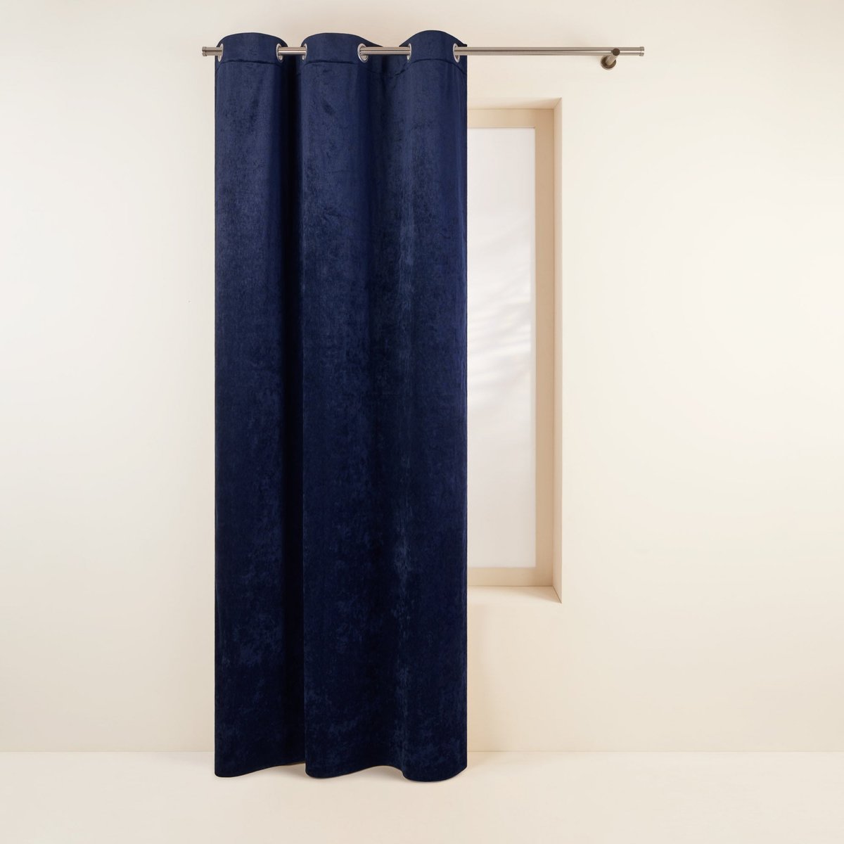 rideau à oeillets en Tissu chenille à l'effet velours gratté BAZYL bleu noir, MADURA