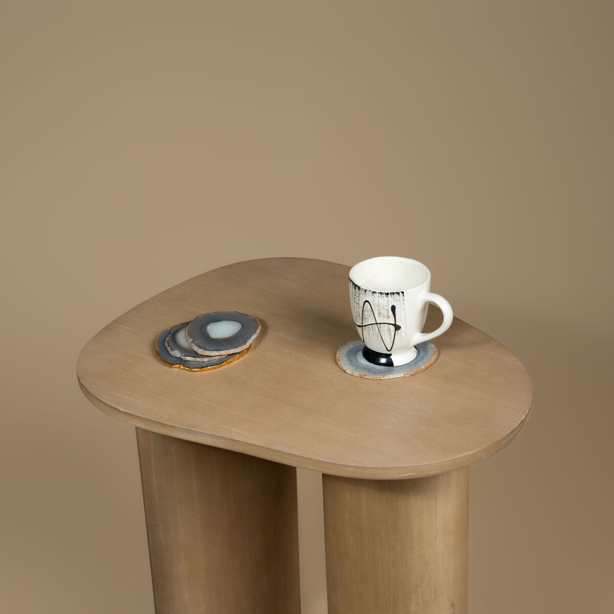 Pebble Mango Wood Side Table light wood, ÉDITÉ