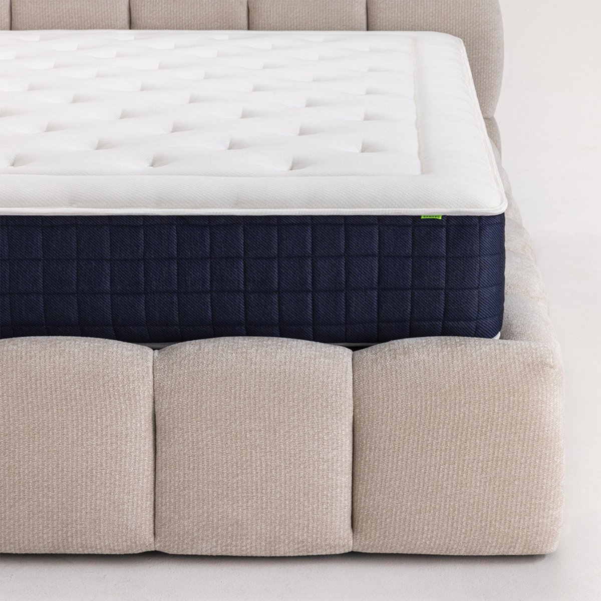 Matelas à ressorts et mémoire de forme, accueil équilibré- MOJO couleur unique, DRAWER