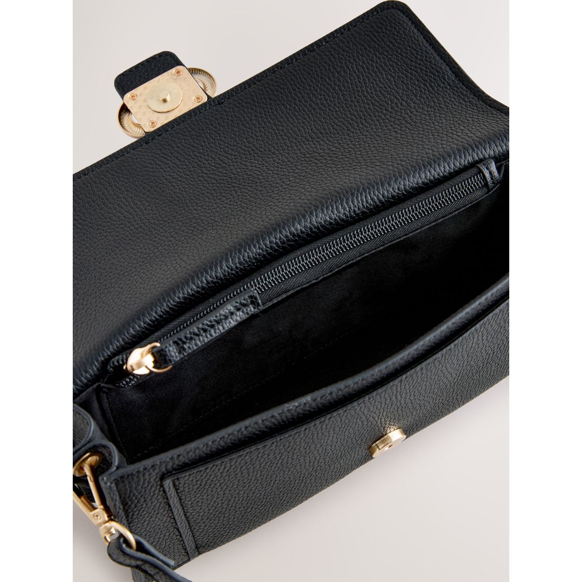 Sac à bandoulière avec détail métallique noir, NEXT