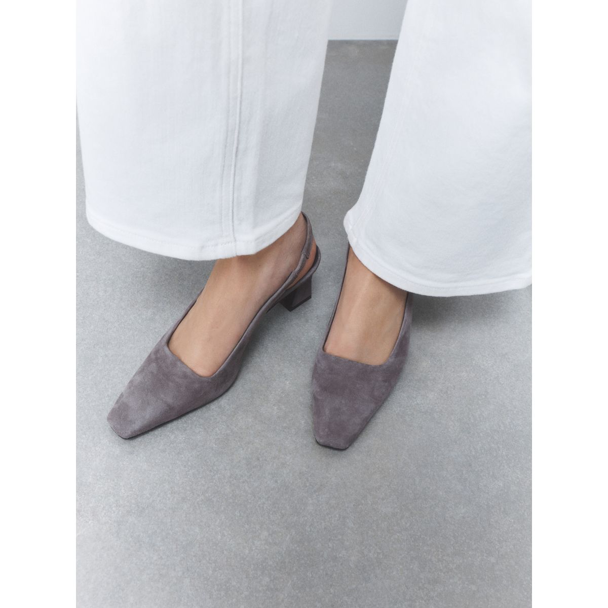 Chaussures en daim bride arrière/talon carré gris, NEXT