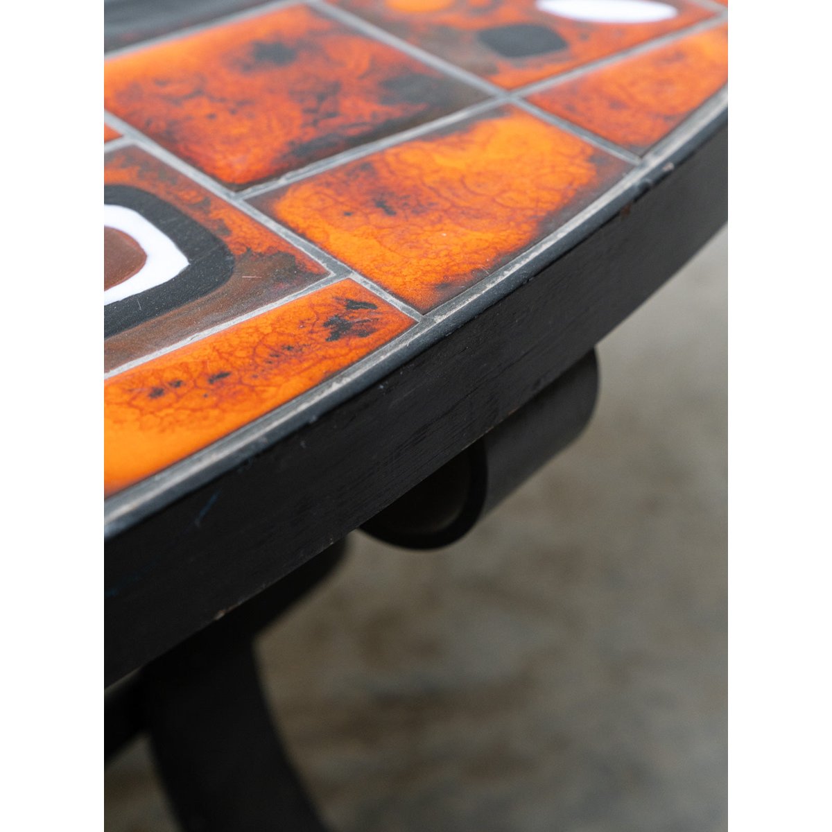 Table basse ovale en céramique orange et noir Donna N°1602 - Bon état orange, DEBONGOUT