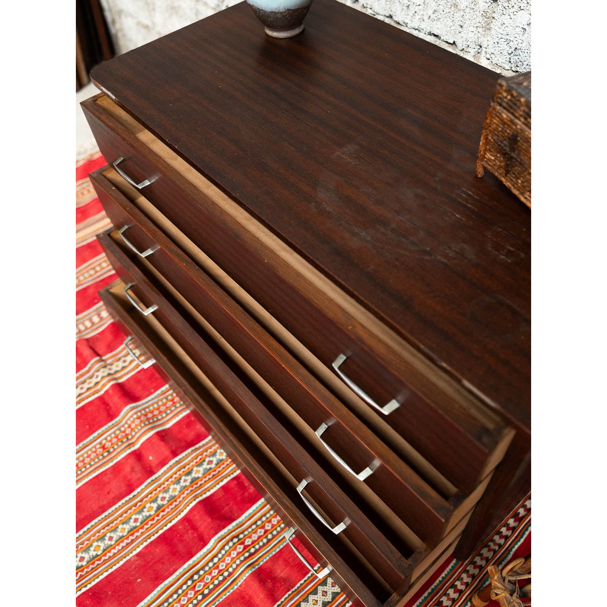 Commode aux pieds compas Olga N°709 - Bon état bois foncé, DEBONGOUT