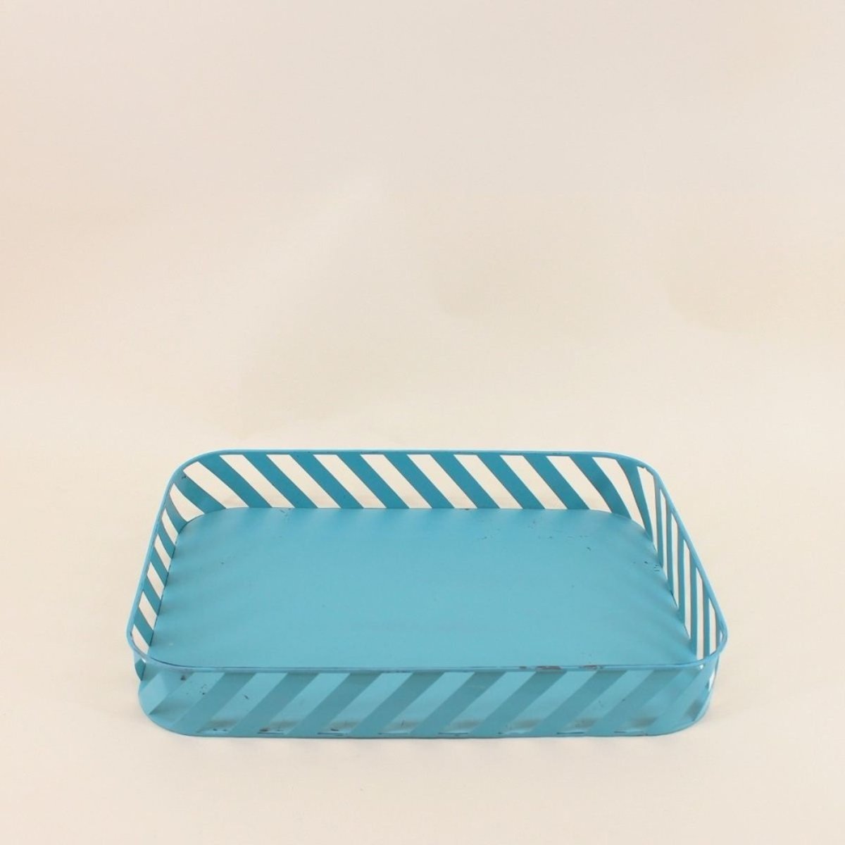 Plateau en métal bleu ajouré 30x40cm bleu, ORNAMI