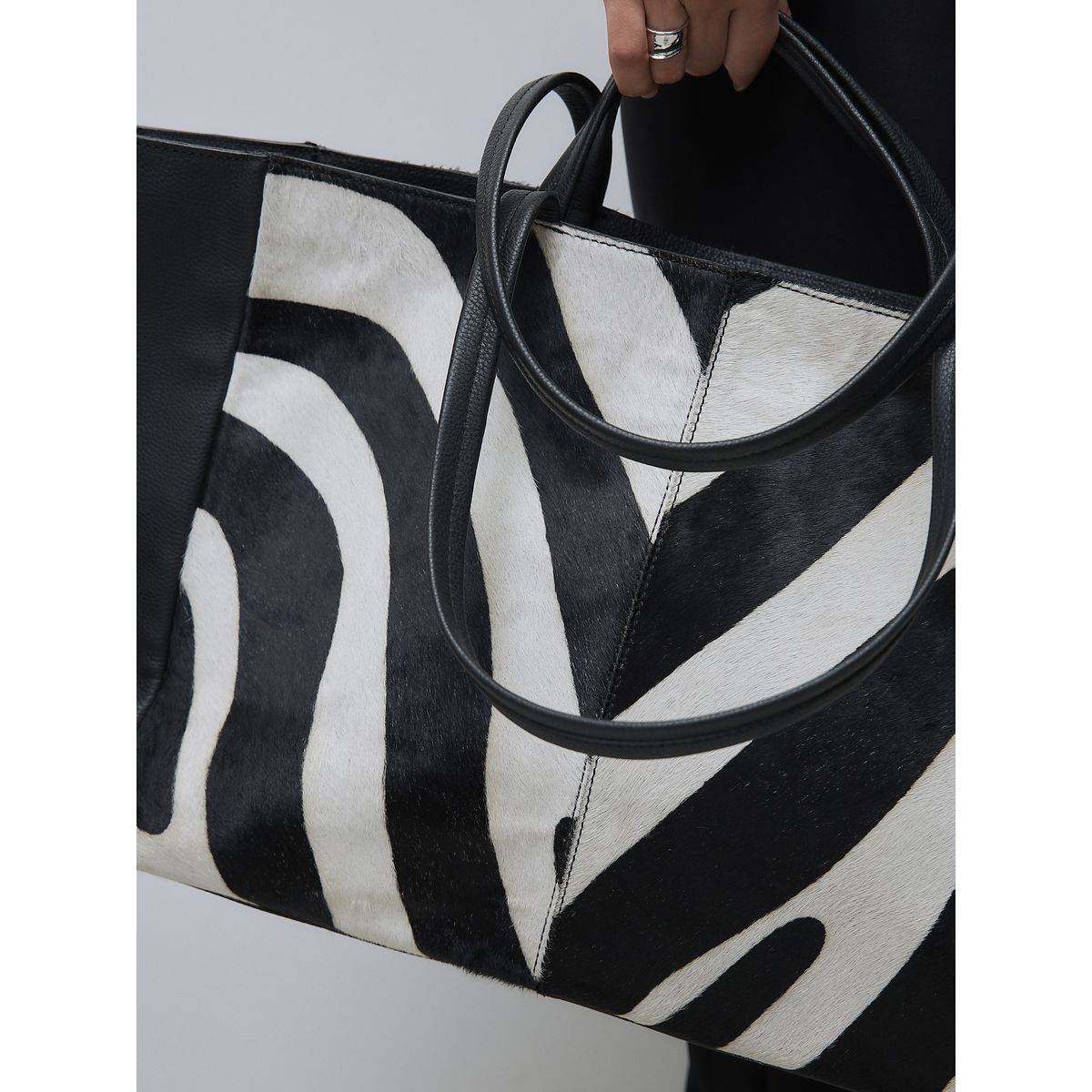 Sac à bandoulière avec empiècements en cuir zèbre, NEXT