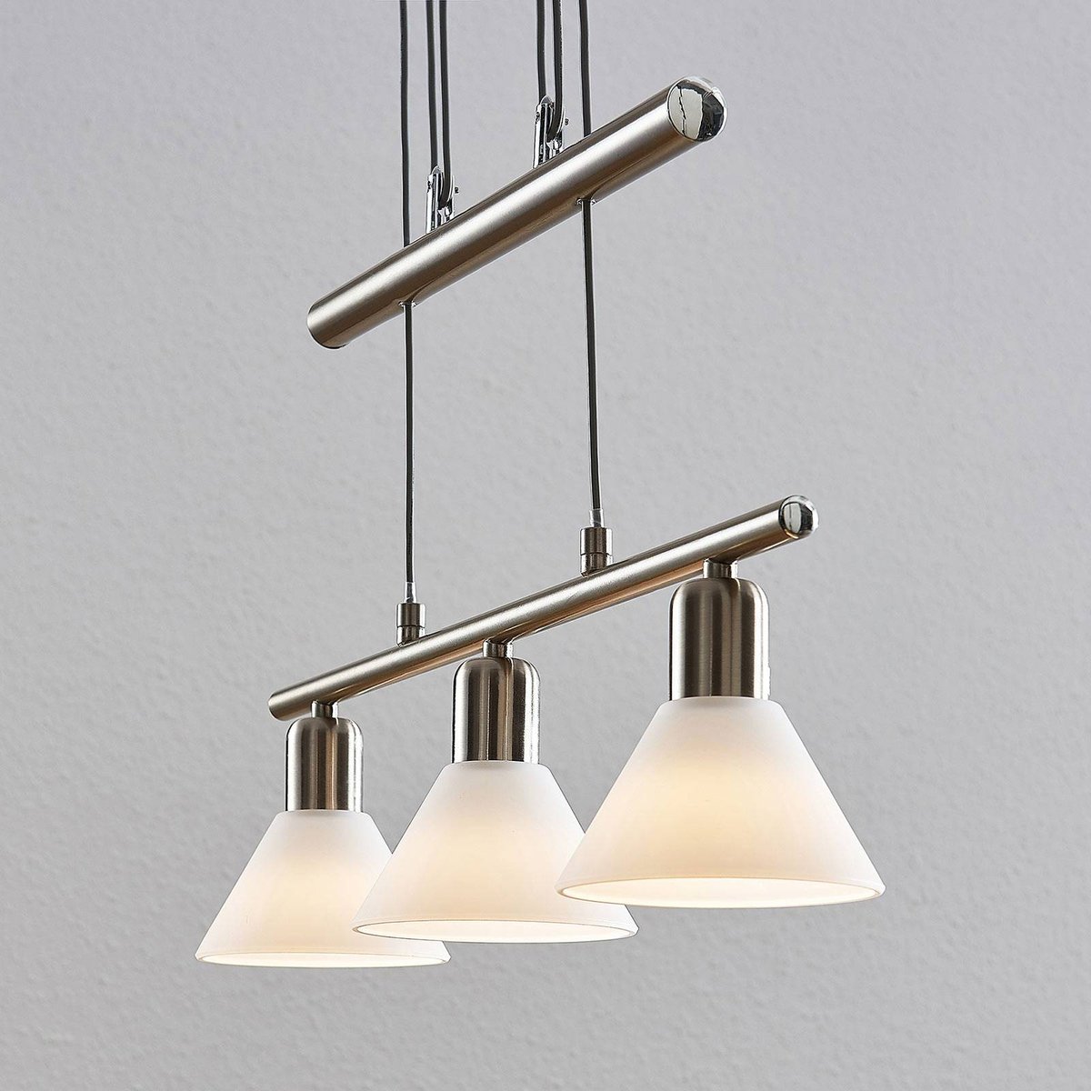 Suspension en métal moderne, Delira blanc, nickel satiné, LINDBY