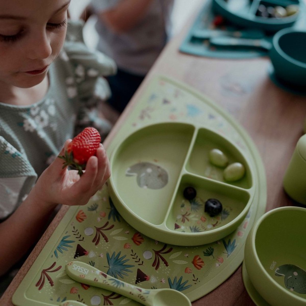 Assiette compartimentée en silicone avec ventouse ANIMAUX ANIMAUX vert, SASSI