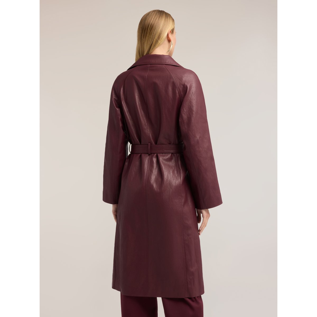 Trench ceinturé avec boucle burgundy, MOTIVI