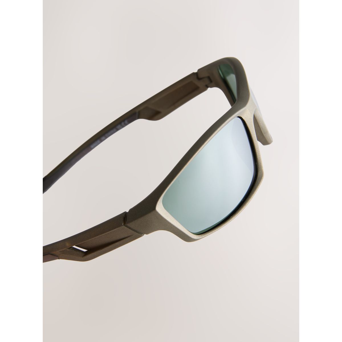 Lunettes de soleil polarisées enveloppantes vert olive, NEXT