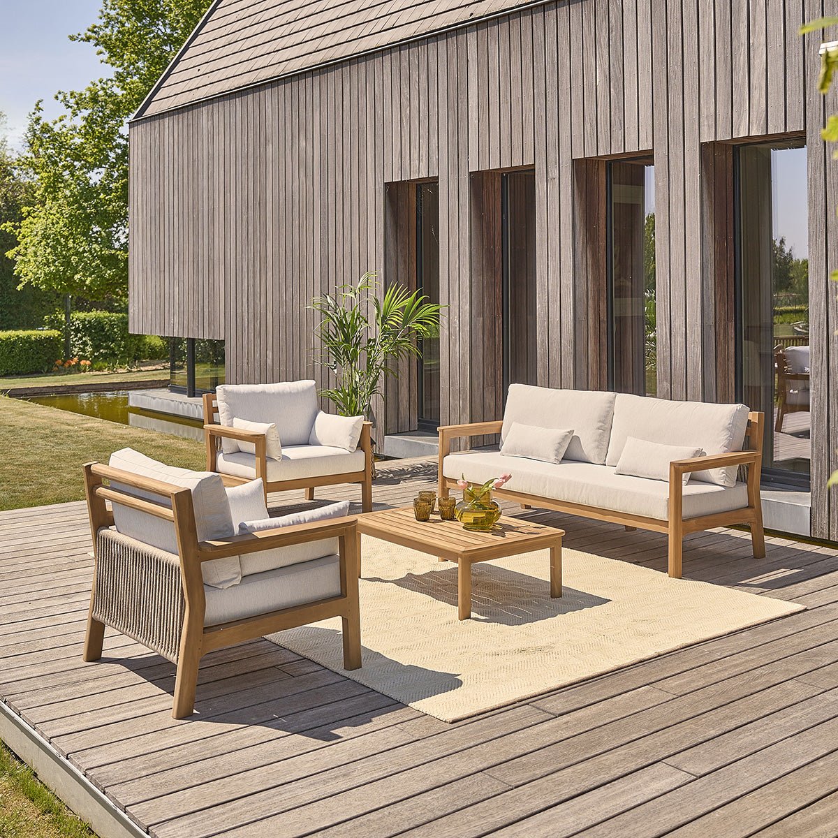 Salon de jardin bas en bois de teck avec coussins MAORA naturel, BERAH GETAH