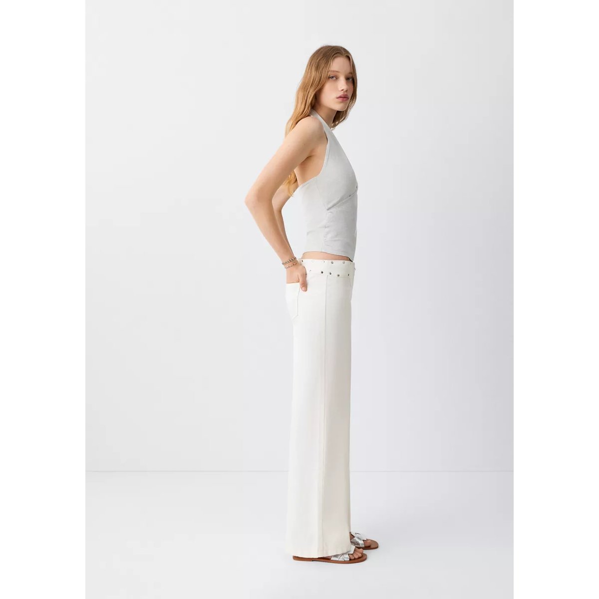 Jean low waist à clous permanents blanc cassé, MANGO TEEN