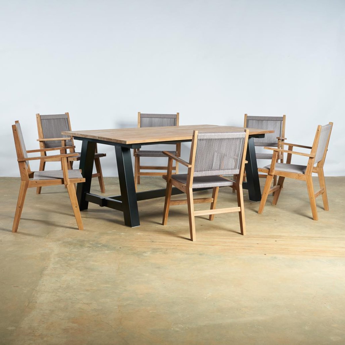 Ensemble table jardin en teck et 6 fauteuils gris, WANDA COLLECTION