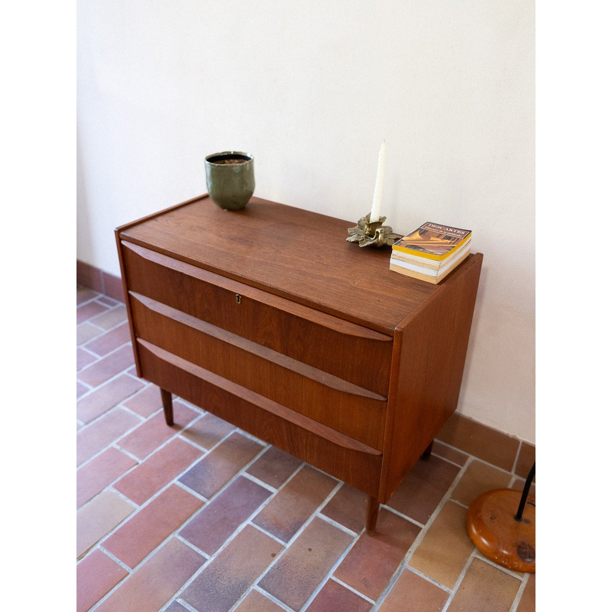Commode contemporaine en bois Olga N°1057 - Bon état bois foncé, DEBONGOUT