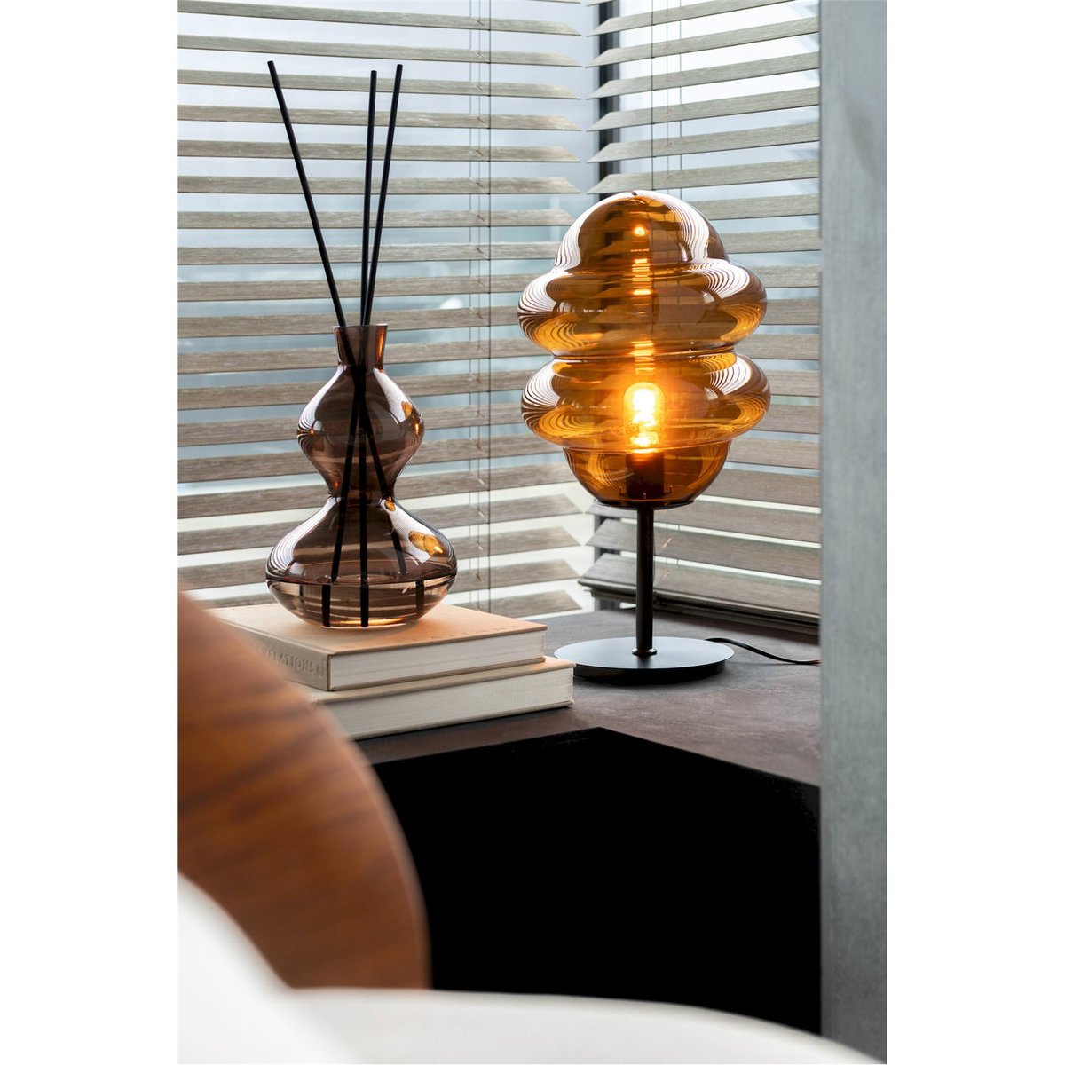 Lampe en verre forme organique cuillère de miel miel ambré marron, RECOLLECTION