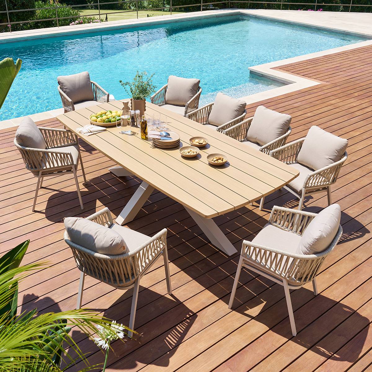 Table de jardin 10 places en aluminium à lattes effet bois ORACLION marron, HESPERIDE