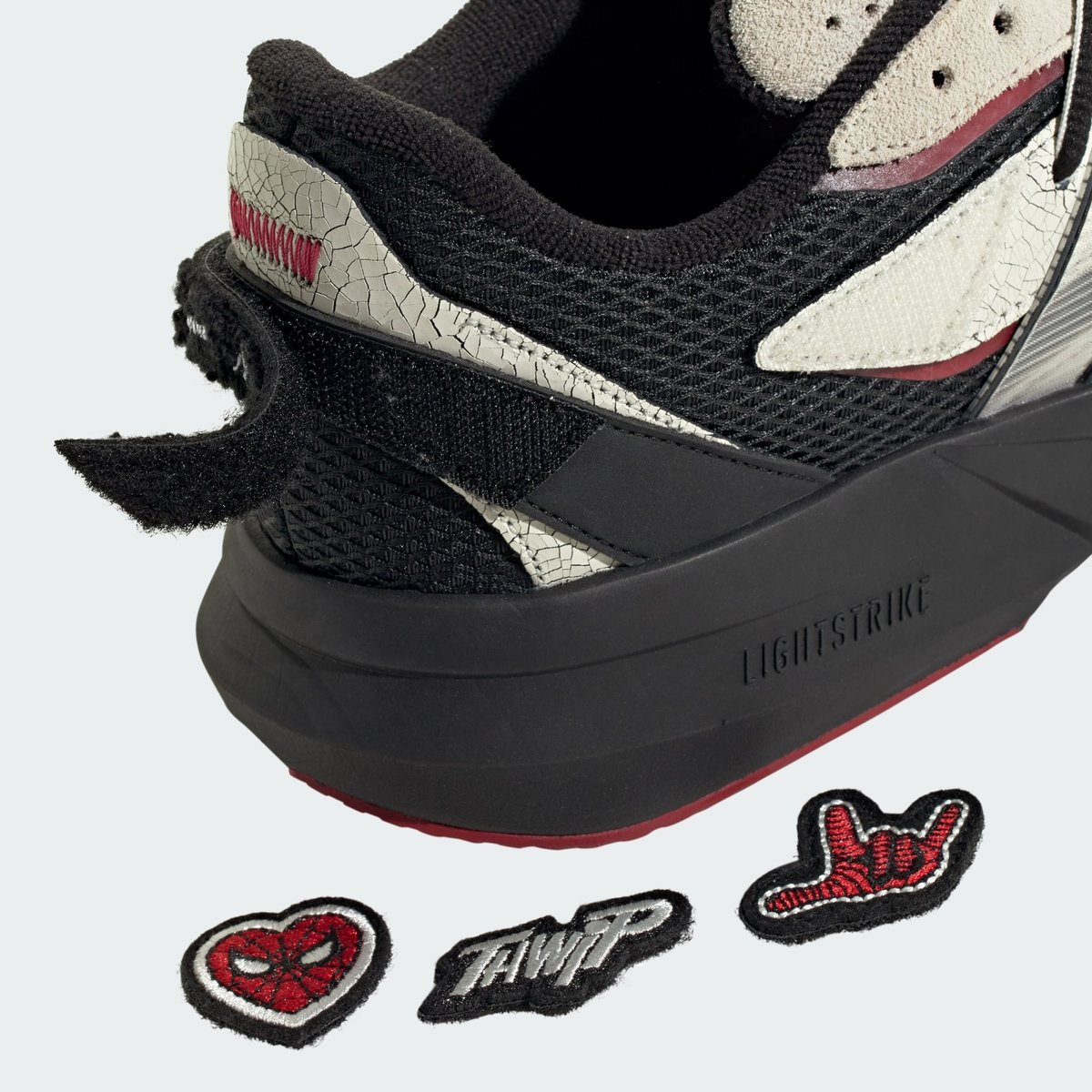 Chaussure Adidas Marvel Spider-Man Lightblaze Chaussure Adidas Marvel Spider-Man Lightblaze core black / off white / team victory red, ADIDAS SPORTSWEAR