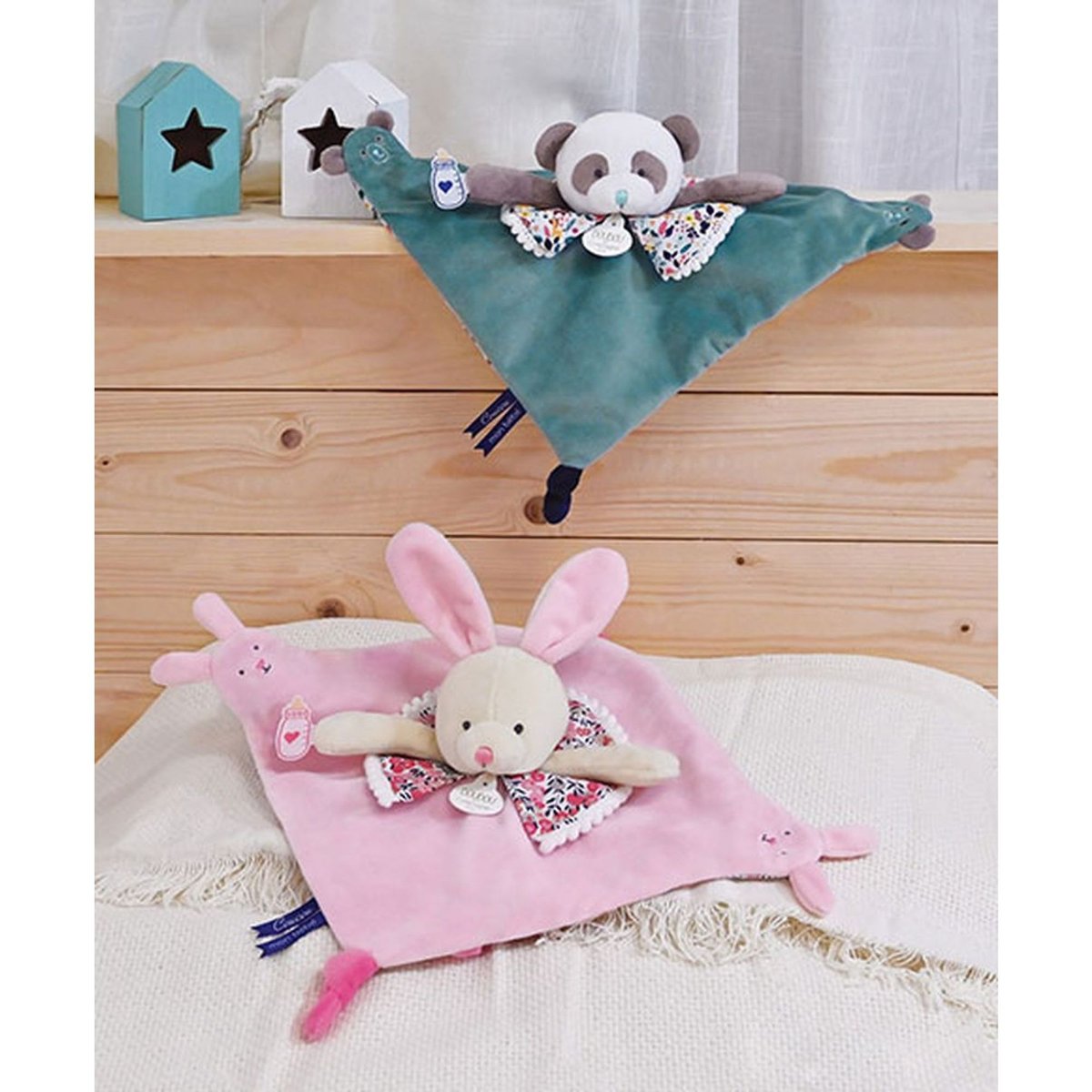 Doudou avec marionnette à doigt lapin, DOUDOU ET COMPAGNIE