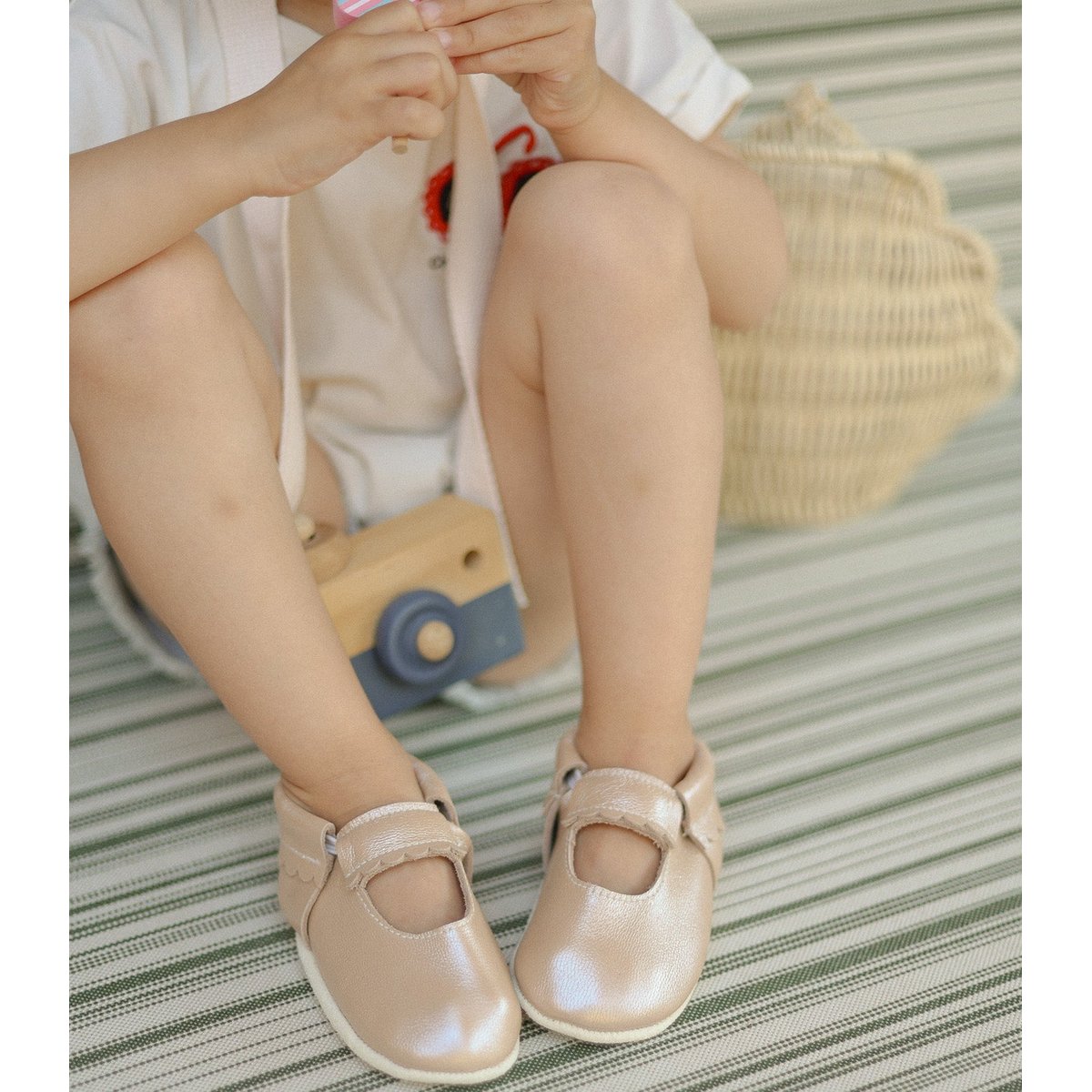 Chaussons cuir souple uni ouvert beige, TICHOUPS
