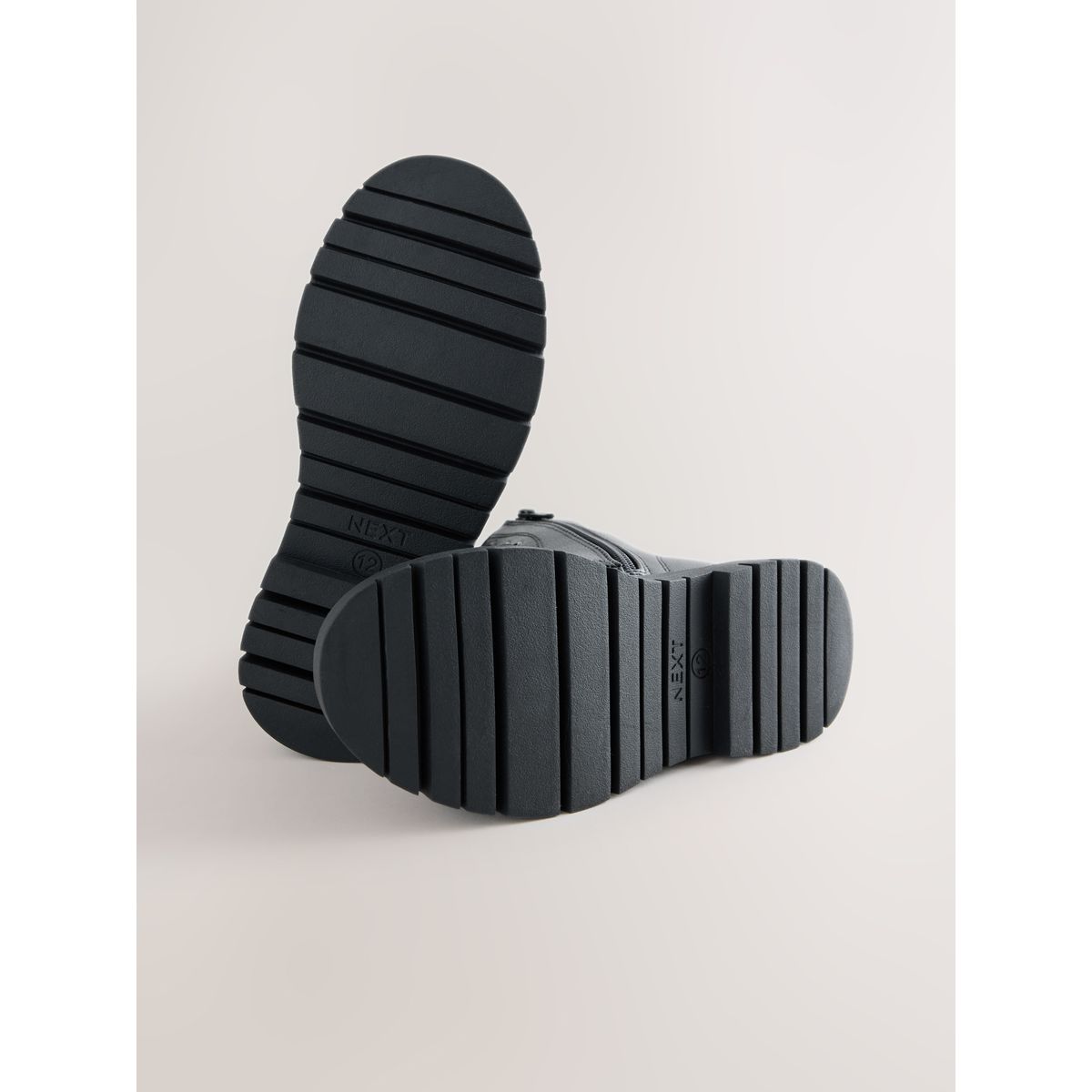 Bottines à lacets et doublure chaude noir mat, NEXT