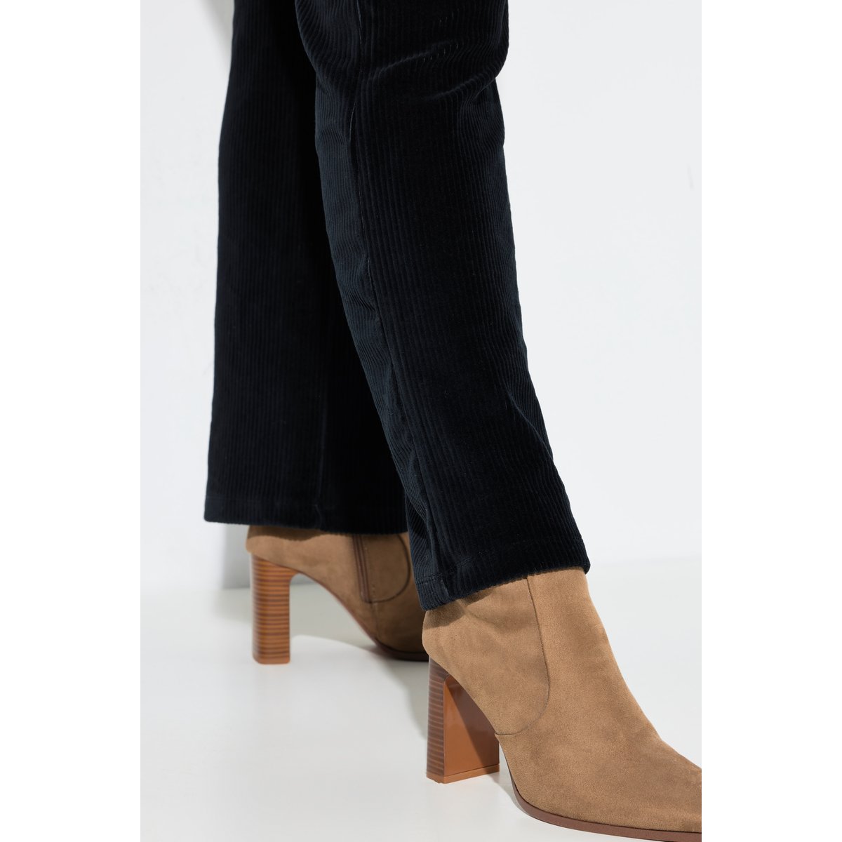 Pantalon à enfiler en velours côtelé noir, ULLA POPKEN