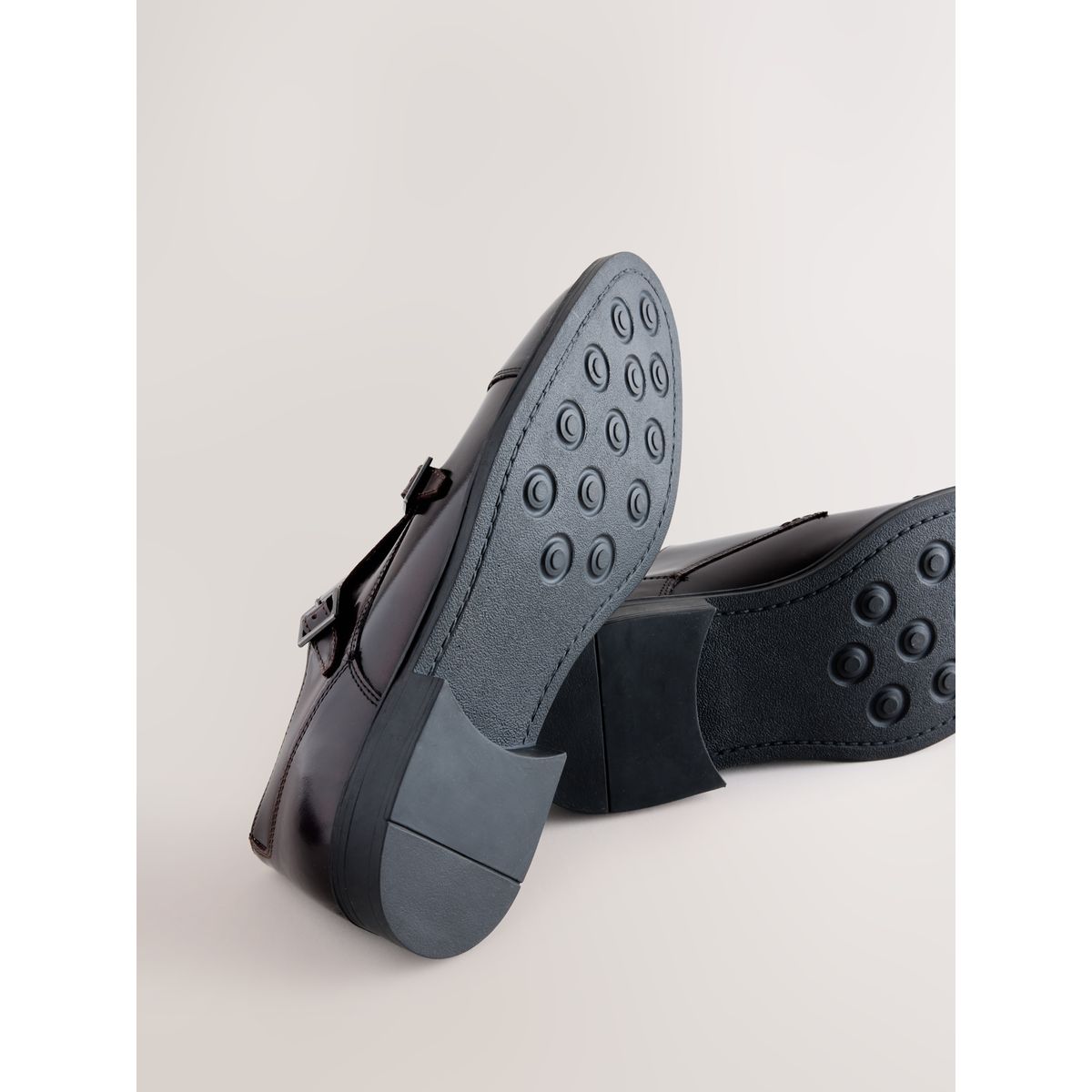 Chaussures richelieu à double boucle rouge bordeaux, NEXT