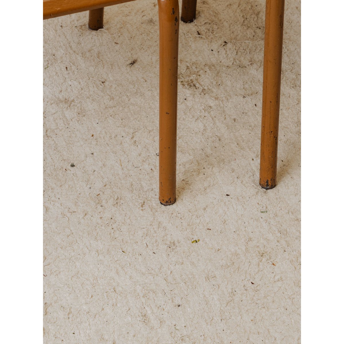 Paire de chaises en métal marron Claude N°1239 - Bon état marron, DEBONGOUT